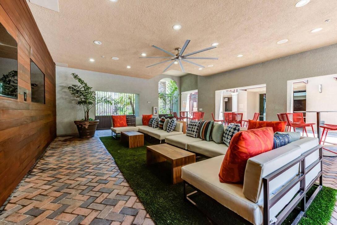 Woodland Hills Luxury Apt 2 Bed Ca Los Angeles Exterior photo