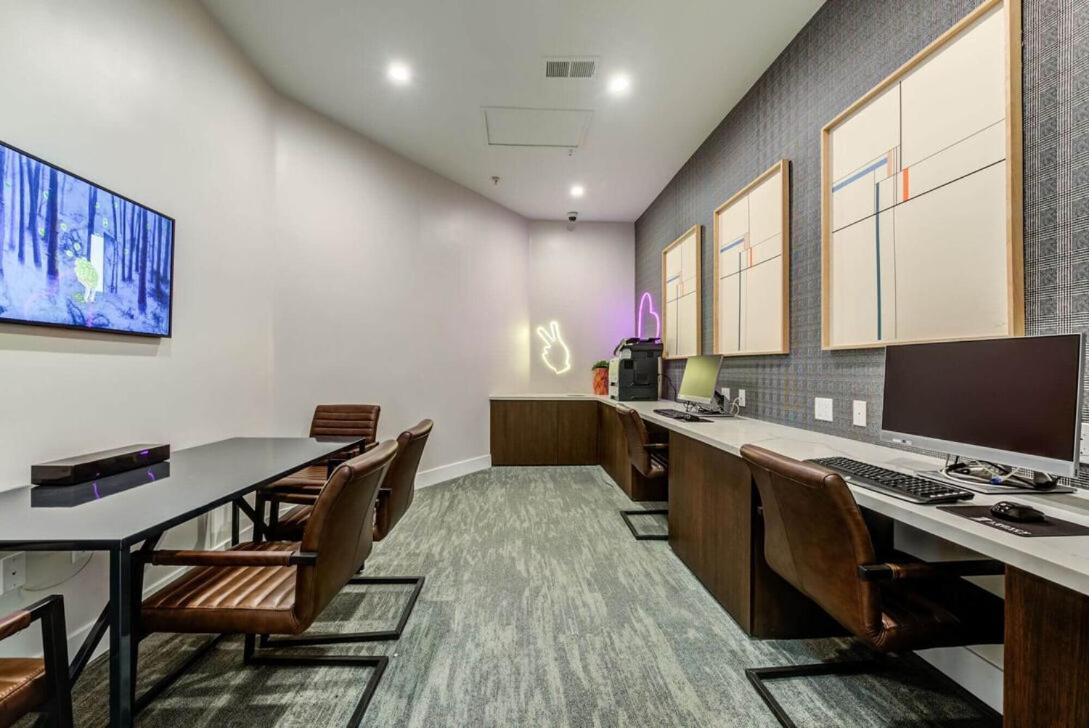 Woodland Hills Luxury Apt 2 Bed Ca Los Angeles Exterior photo